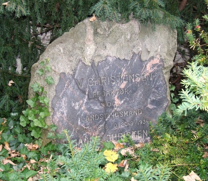Fil:J.V. Christensen gravsten.jpg