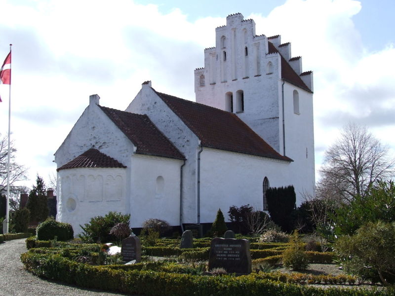 Fil:Høm-Kirke.jpg