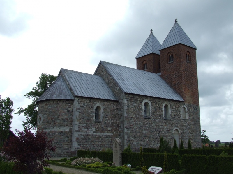 Fil:Fjenneslev kirke.jpg